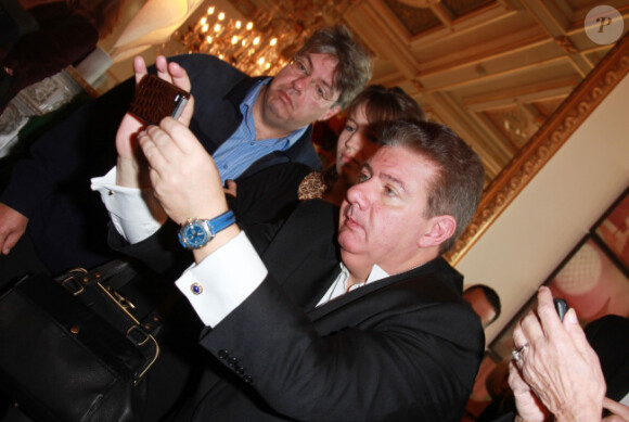 Jean Galabru a vu son père Michel recevoir la Grande médaille de Vermeil de la Ville de Paris des mains de Bertrand Delanoë le mardi 6 décembre 2011 à Paris