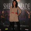 Karine Ferri à la première de la comédie musicale Sheherazade aux Folies Bergère le 6 décembre 2011