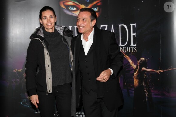 Adeline Blondieau et Félix Gray à la première de la comédie musicale Sheherazade aux Folies Bergère le 6 décembre 2011