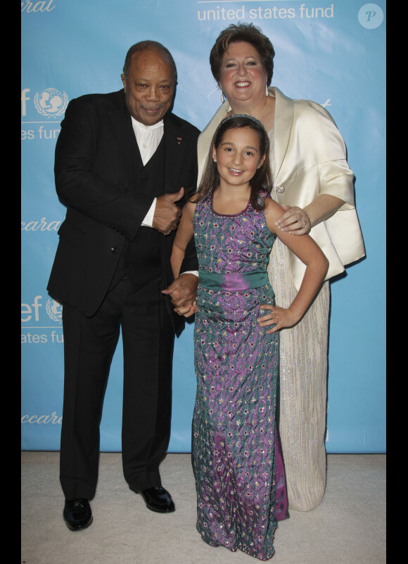 Quincy Jones, Emily Bear et Caryl Stern lors du bal de l'Unicef du 8 décembre 2011 à Beverly Hills