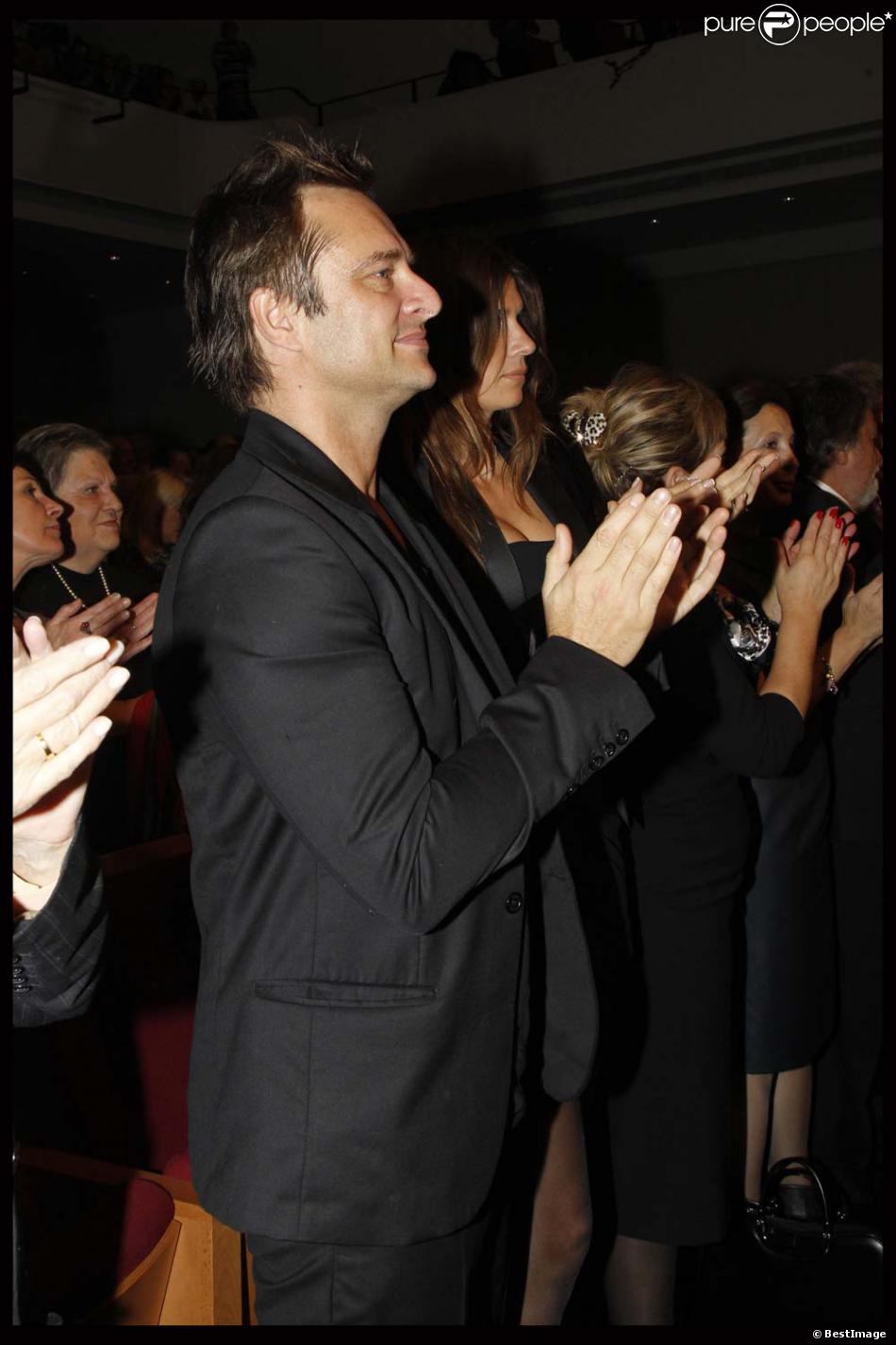 David Hallyday Au Concert De Sylvie Vartan Pour Ses 50 Ans De Carriere A La Salle Pleyel A Paris Le 23 Novembre 2011 Purepeople