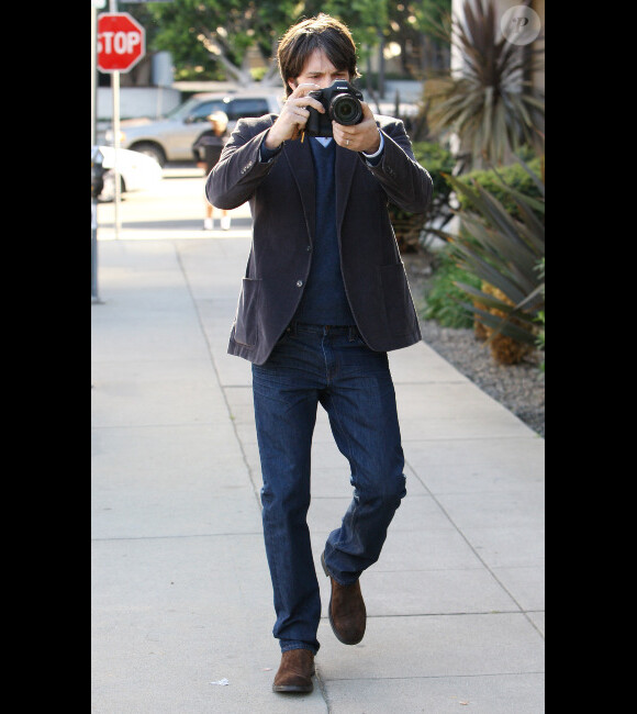 Ben Affleck et son appareil photo, le 10 décembre 2011 à Los Angeles