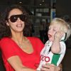 Lilly Kerssenberg et le petit Amadeus arrivent à Miami pour célébrer les fêtes de Noël le 19 décembre 2011