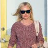 Kate Bosworth à la sortie de son salon de coiffure à Los Angeles, est très stylée dans sa tenue printanière, complétée par ses chaussures Isabel Marant.