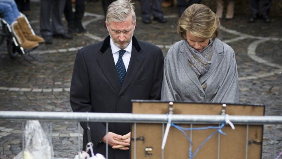 Le prince Philippe et la princesse Mathilde, endeuillés, se recueillent à Liège