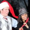 Rosario Dawson est parfaitement dans l'esprit de Noël après avoir déjeuné avec quelques amis au restaurant Da Silvano à New York le 23 décembre 2011