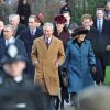 Le prince Charles, une Camilla très souriante à son bras, a rassuré la foule au sujet de son père le prince consort.
Le Noël 2011 de la famille royale britannique à Sandringham a été marqué par l'absence du prince Philip, hospitalisé, mais aussi par l'extraordinaire engouement suscité par Kate Middleton, attraction à Sandringham pour son premier Noël royal.