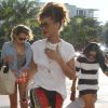Rihanna en mini short de foot à Miami le 31 décembre 2011