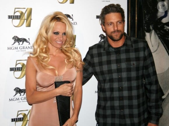 Pamela Anderson et Jon Rose étaient à Las Vegas le 31 décembre 2011, où ils ont fêté l'entrée en 2012.
