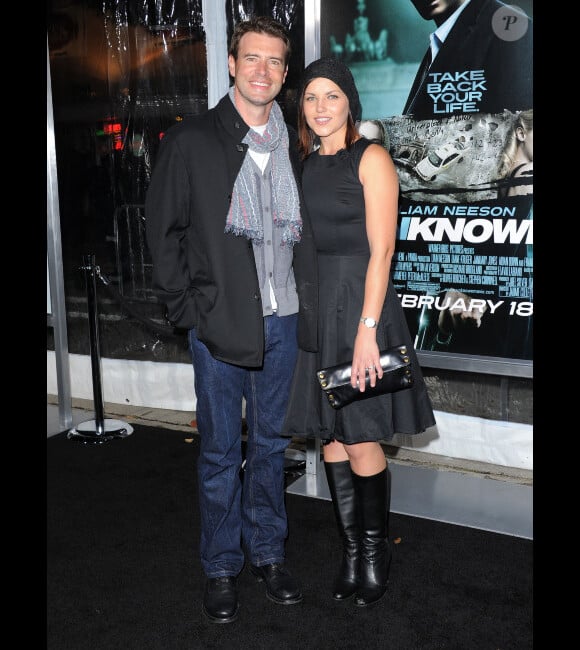 Scott Foley et sa femme Marika Dominczyk le 16 février 2011 à Los Angeles