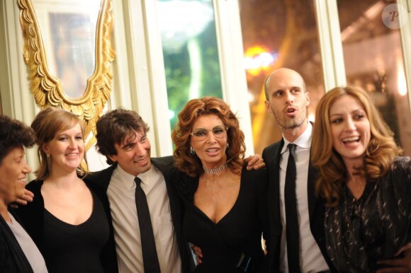 Andrea Meszaros, Carlo Ponti, Sofia Loren, Edoardo Ponti, Sasha Alexander le 12 décembre 2011 à Rome