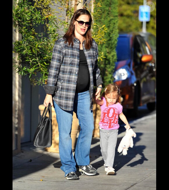 Jennifer Garner en compagnie de sa petite Seraphina, à Los Angeles, le 5 janvier 2012