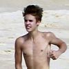 Justin Bieber court sur une plage de Cabo San Lucas au Mexique, le samedi 7 janvier 2012.