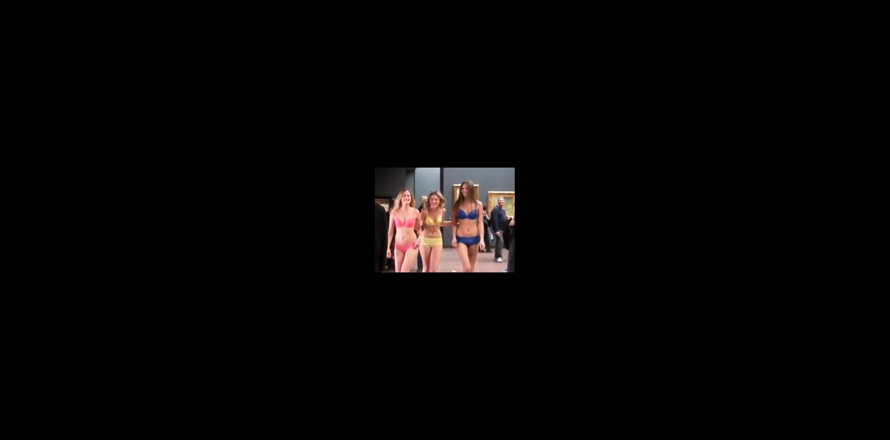 Défilé Etam Des mannequins lingerie envahissent Paris Purepeople