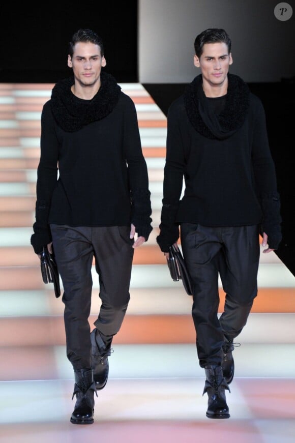 Le label Emporio Armani a présenté sa collection automne 2012 lors du deuxième jour de la Fashion Week de Milan.