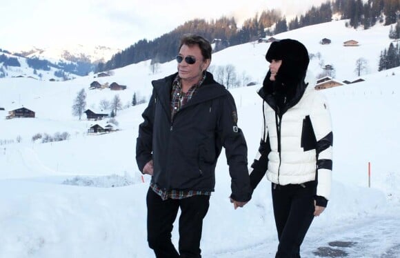 Johnny Hallyday et Laeticia à Gstaad, le 23 décembre 2011.