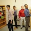 Barack, Malia et Michelle Obama participent à la construction d'une librairie lors d'une journée de charité dans un centre d'éducation à Washington. Le 16 janvier 2011