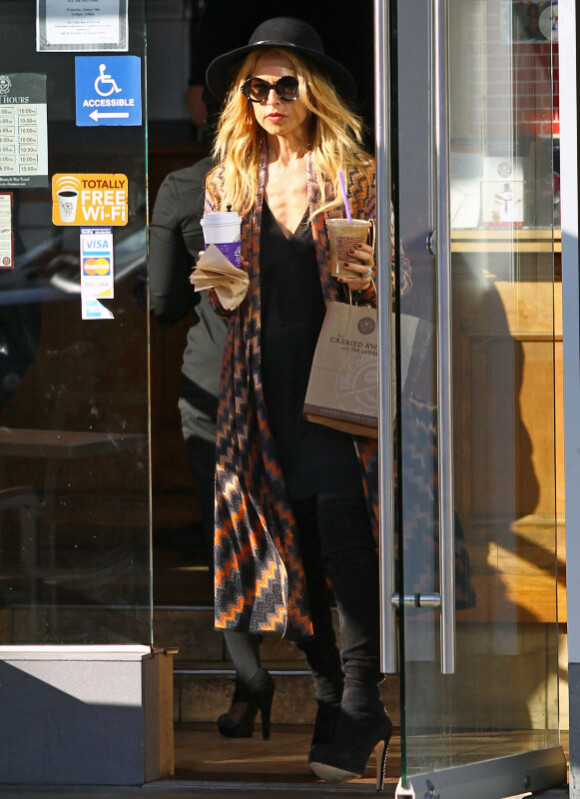 Rachel Zoe surprise à la sortie d'un Coffee Bean à Los Angeles, le 17 janvier 2012.