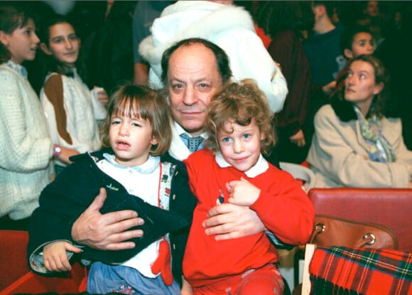 Charles Dumont et ses deux filles en novembre 1994