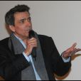  Regis Jauffret lors de la remise du prix Saint-Germain à Paris le 18 janvier 2012 
 &nbsp; 