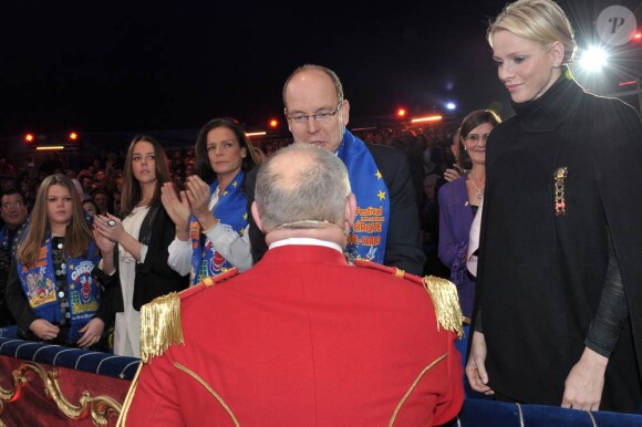 La princesse Stéphanie de Monaco inaugurait le 19 janvier 2012 le 36e Festival international du cirque de Monte-Carlo, entourée de ses deux filles, Pauline Ducruet (17 ans) et Camille Gottlieb (13 ans), et du prince Albert et la princesse Charlene.