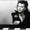 Ann Savage à l'époque de Detour (1945).
Mareva Galanter a fouillé les tréfonds des archives hollywoodiennes pour composer un clip à son Western Love, à base d'images du film noir Renegade Girl (1946) avec Ann Savage et du western pour adultes Ramrodder (1969) !