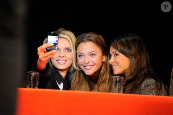 Sylvie Tellier, Sandrine Quétier et Karine Lima lors de l'élection Cadum Baby 2012 à Paris, le 24 janvier 2012