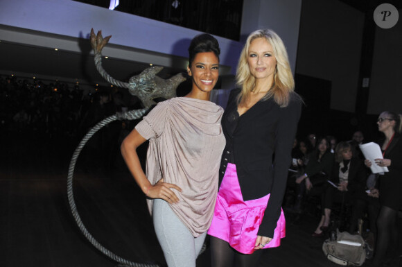 Shy'm et Adriana Karembeu lors du défilé Franck Sorbier Printemps-Été 2012 Haute-Couture au Pavillon Vendome à Paris le 25 janvier 2012 
