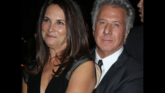 Dustin Hoffman entouré de sa femme et son fils pour une magouille de luxe