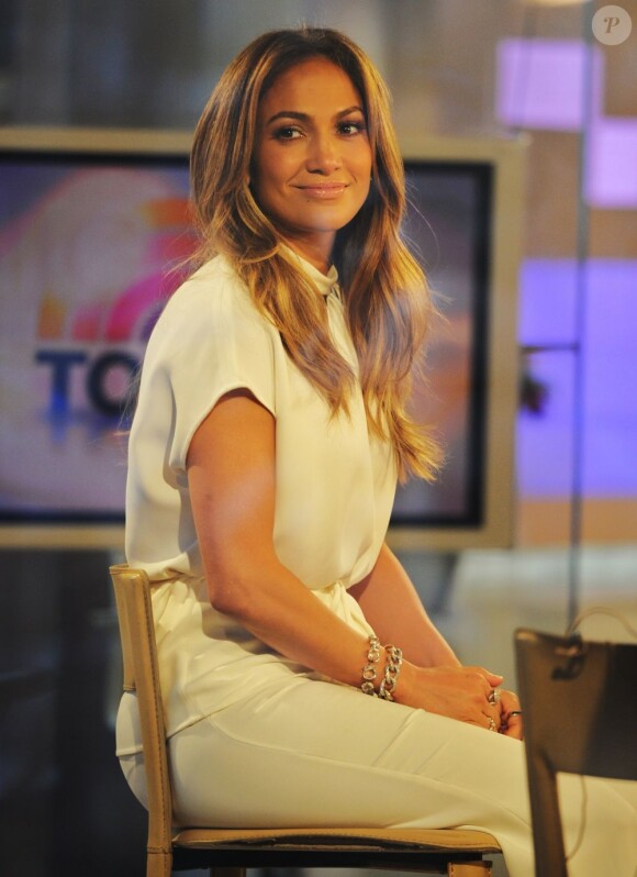 Jennifer Lopez, absolument sublime dans sa combinaison Fendi à New York, le 30 janvier 2012.
