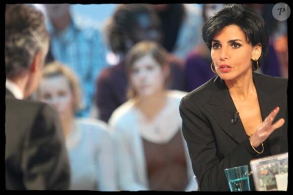 Rachida Dati convaincante sur le plateau du Grand Journal, à Paris, le 30 janvier 2012.