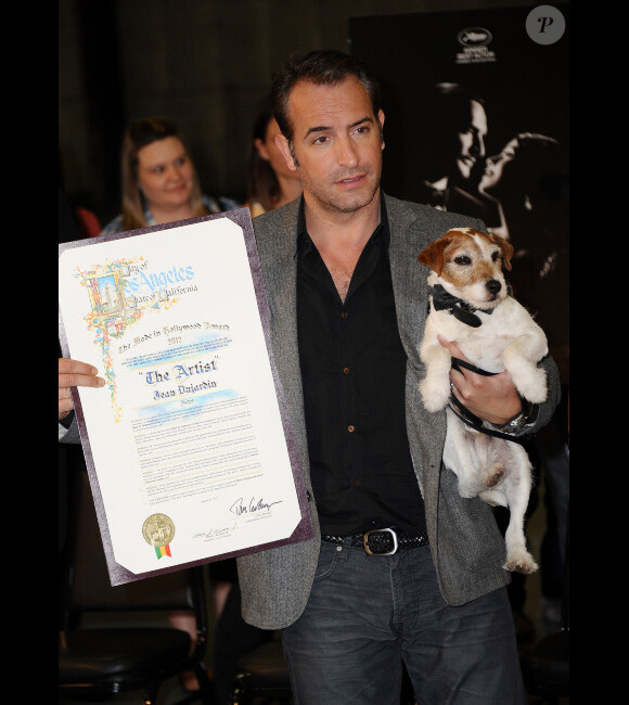 La ville de Los Angeles a décerné le 31 janvier 2012 à l'équipe du film français The Artist le premier prix "Made in Hollywood" : Jean Dujardin et le chien Uggie