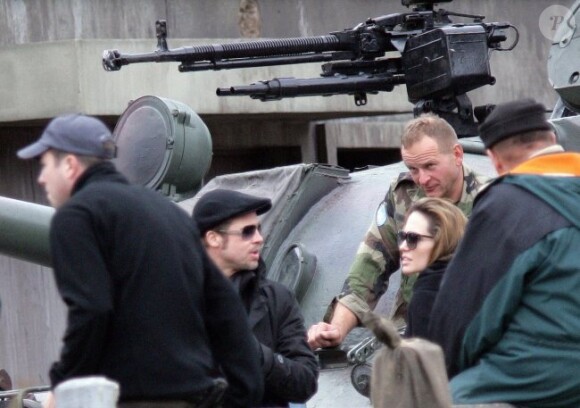 Angelina Jolie, avec son compagnon Brad Pitt, sur le tournage de son film, Au pays du sang et du miel, en Hongrie - octobre 2010