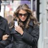 Elizabeth Hurley en pause sur le tournage de Gossip Girl à New York le 1er février 2012