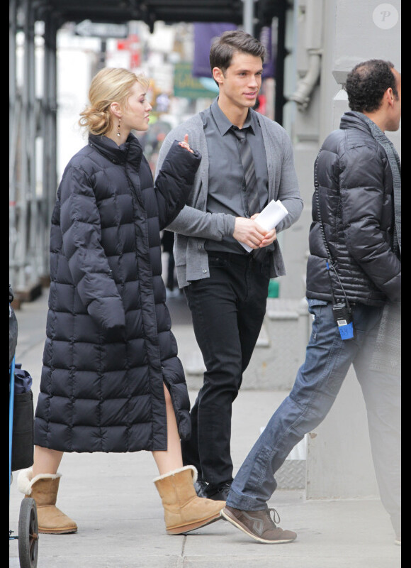 Ela Rae Peck en pause sur le tournage de Gossip Girl à New York le 1er février 2012