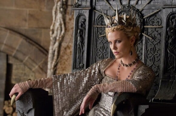 Charlize Theron dans Blanche-Neige et le Chasseur.