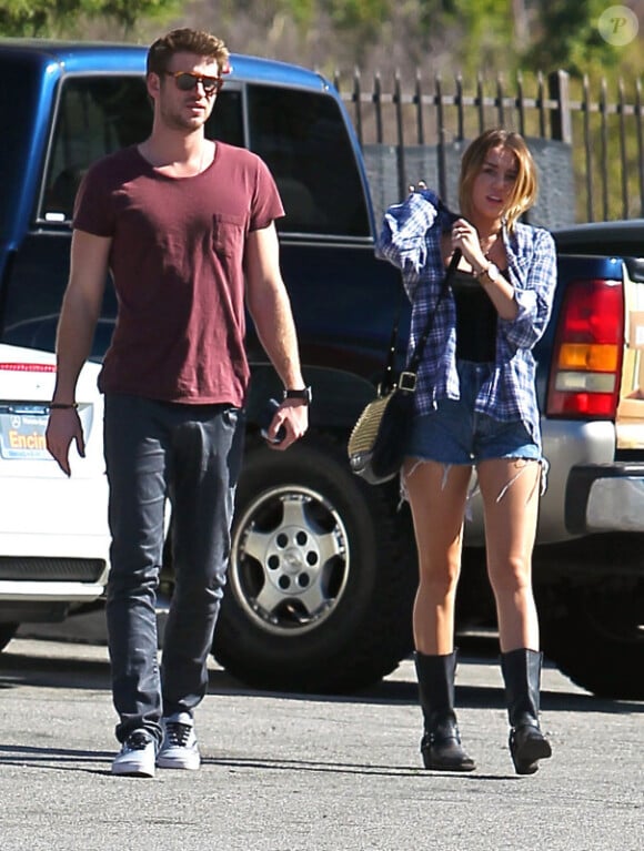 Miley Cyrus et son petit ami Liam, à Los Angeles, le vendredi 3 février 2012.