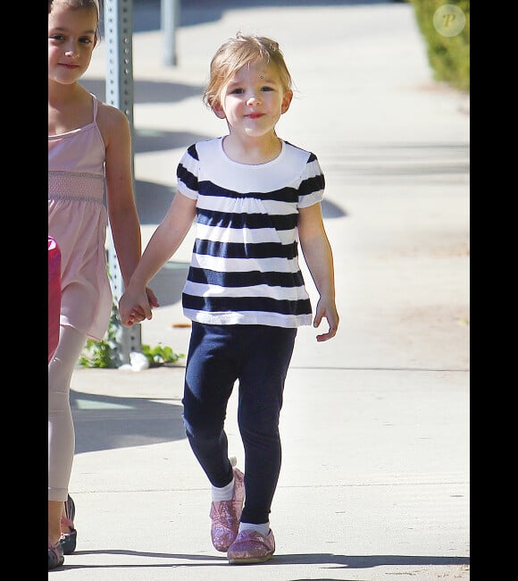 Seraphina la fille de Jennifer Garner et Ben Affleck à Santa Monica, le 4 février 2012.