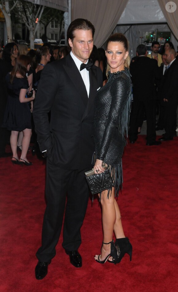 Gisele Bündchen et son époux Tom Brady amoureux sur le tapis rouge