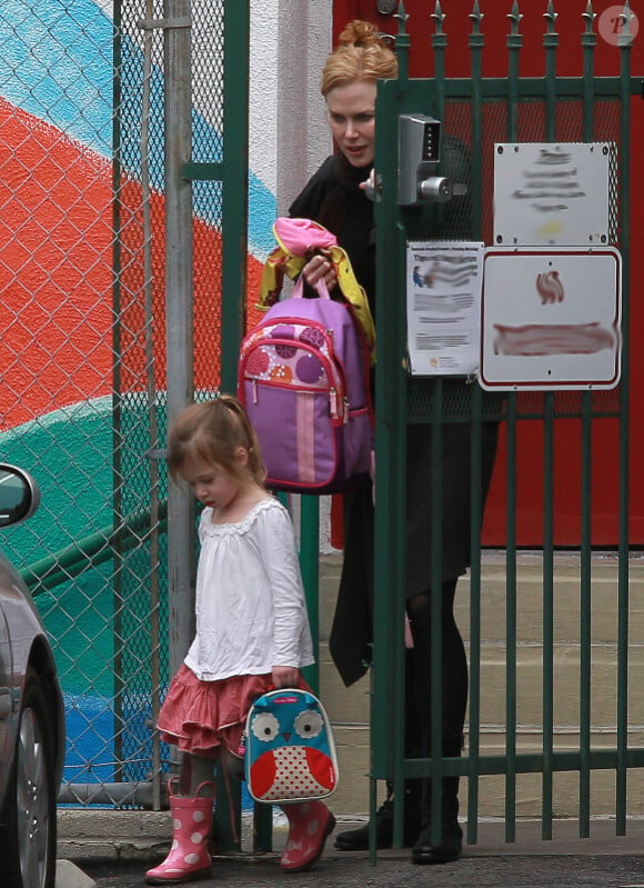 Nicole Kidman allant chercher sa fille Sunday Rose à la maternelle à Los Angeles le 7 février 2012