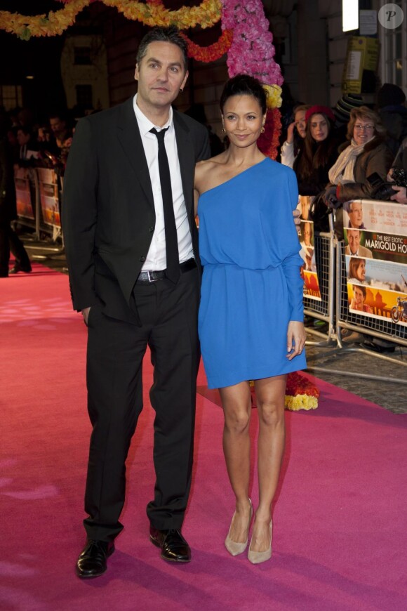 Thandie Newton et le scénariste Ol Parker à l'avant-première du film Indian Palace à Londres, le 7 février 2012.