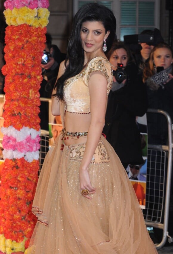 Tena Desae, radieuse princesse orientale à l'avant-première du film Indian Palace à Londres, le 7 février 2012.