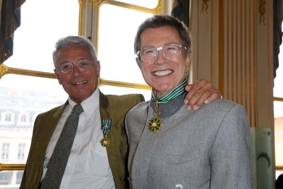 Jean-Paul Goude et Jean-Marie Périer honorés au ministère de la Culture, à Paris le 8 février 2012.