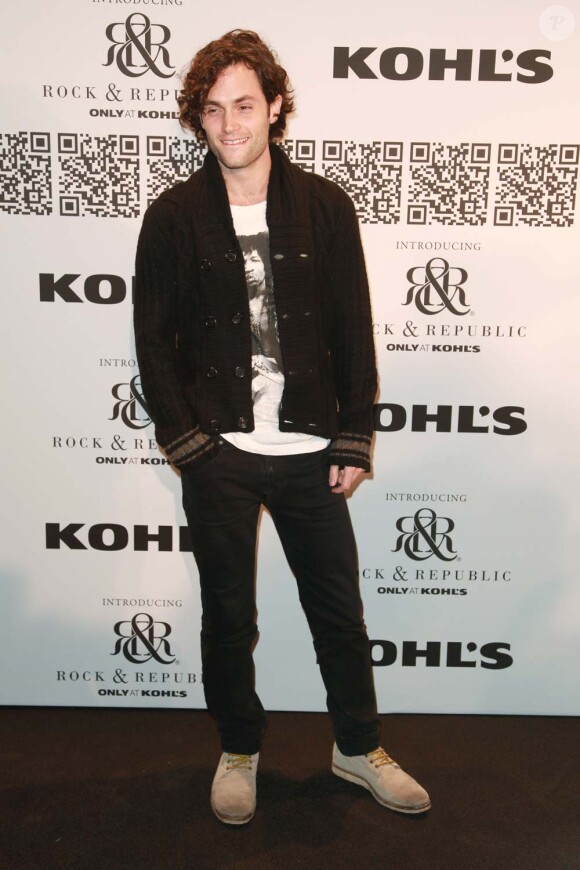 Penn Badgley au premier défilé de la marque Rock & Republic pour Kohl's, à New York, le 10 février 2012.