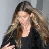 Gisele Bündchen quitte le défilé Alexander Wang à New York, le 11 février 2012.