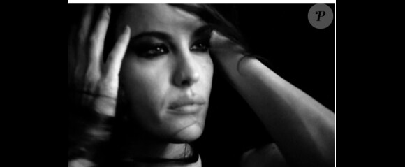 Vidéo ELLE.com de Liv Tyler dans la peau d'une chanteuse pour Givenchy