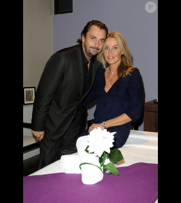 Henri Leconte et sa femme Florentine le 16 février 2012 pour l'inauguration d'un espace de restauration chic Côme et d'un Affinity Spa au sein du Waou Club Med Gym Maillot à Paris
 