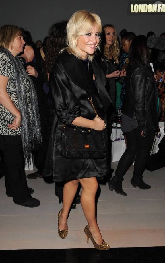 Pixie Lott assistait au défilé PPQ lors de la fashion week de Londres. Le 17 février 2012.