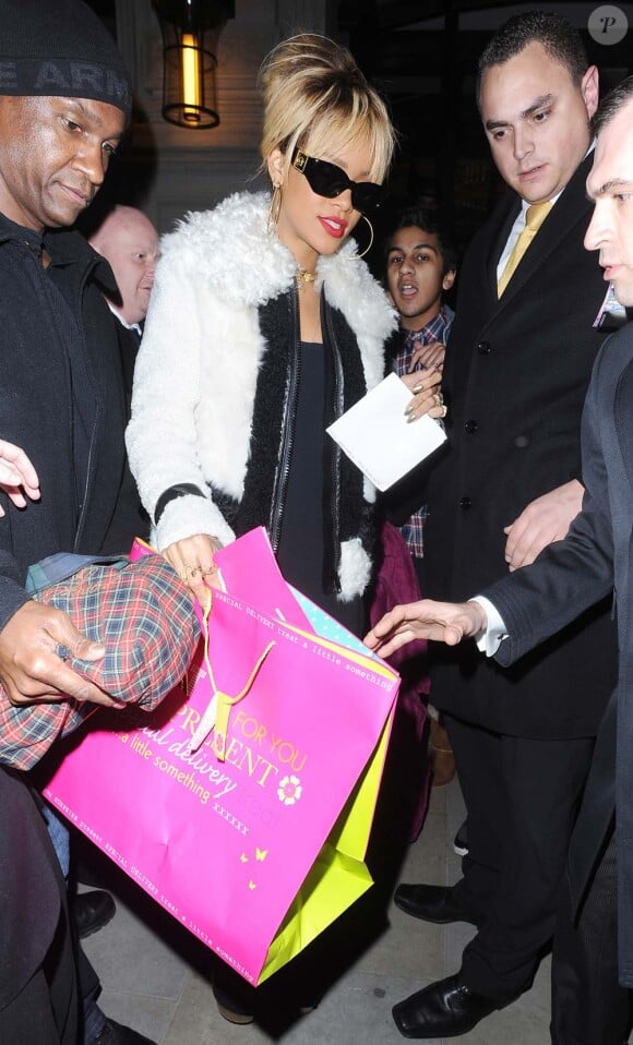 Rihanna fête son 24e anniversaire à Londres, le 20 février 2012.