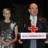 Le prince Albert II de Monaco et sa femme la princesse Charlene ont assisté à la cérémonie de la Croix-Rouge, à Monaco, le 21 février 2012